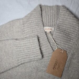 NWT Listicle Sweater V-Neck  Pullover  Long Sleeve Side Slits Small‎